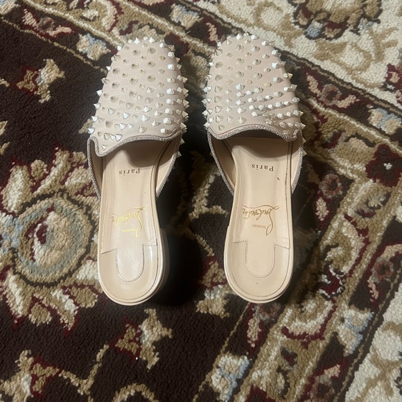 Christian Louboutin MULACONKA Studded Spike Slide
Mule Sandals Shoes - Picture 1 of 5